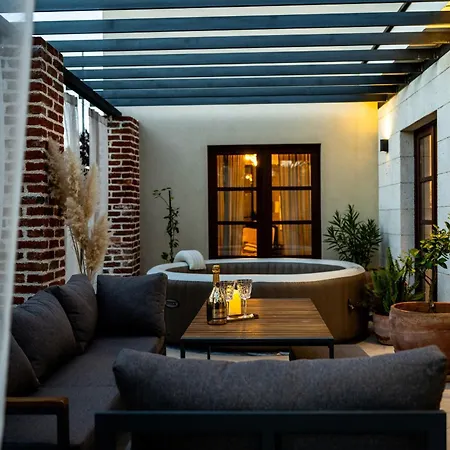 فيلة House 