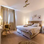 Villa House 